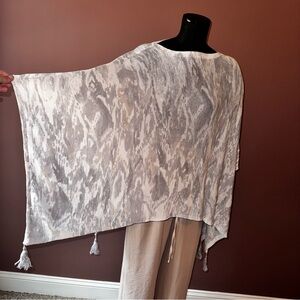 Cottage Core | Pure Jill Gray and White Knit Poncho | Layer Chic